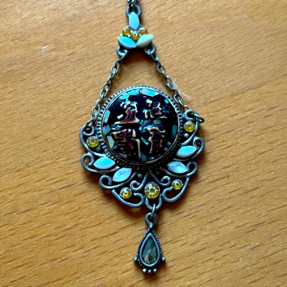 BOGO - Dangle pendant necklace